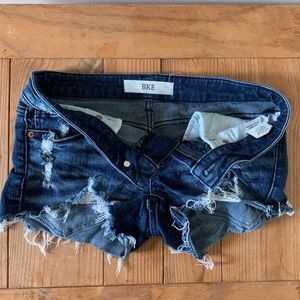 Buckle jean shorts
